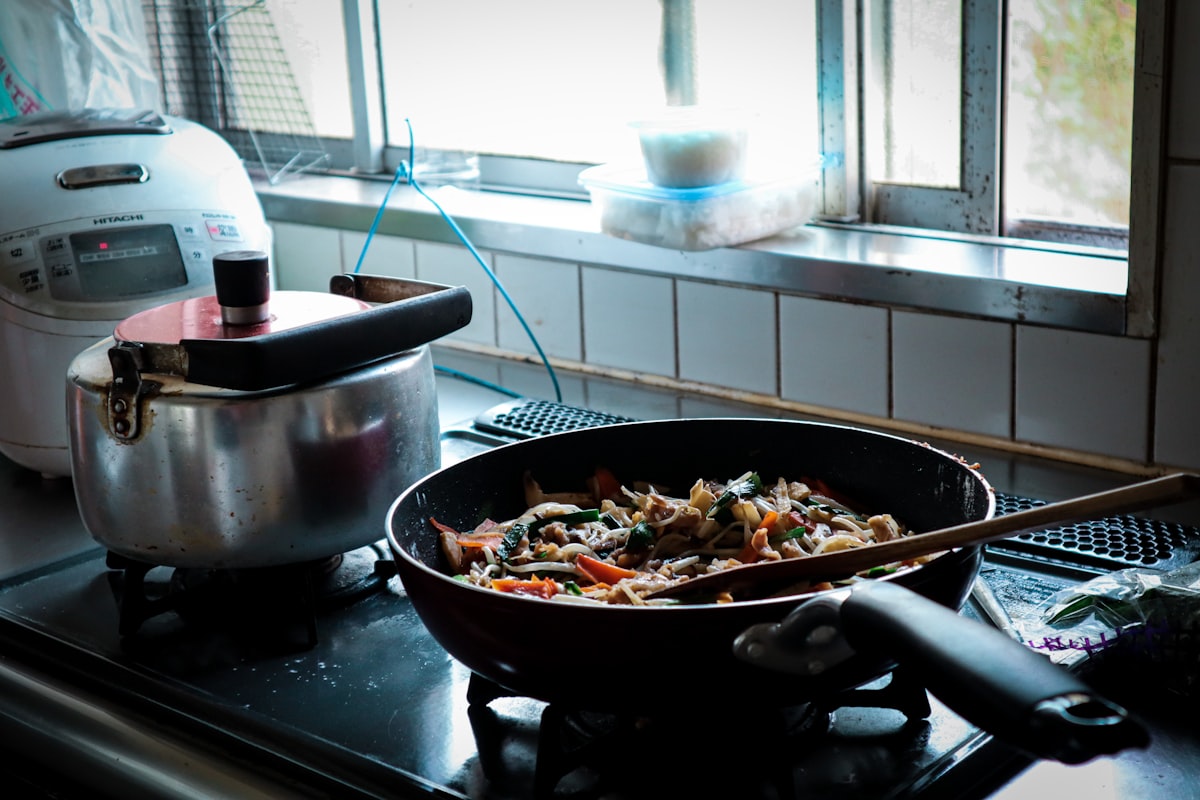 One-bowl and one-pan meal solutions